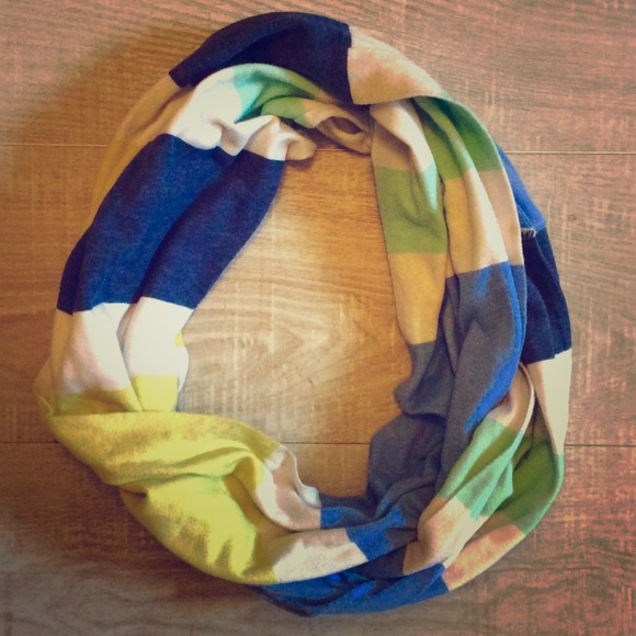 Old Navy Infinity Scarf Mixed Blues - Picture 1 of 3